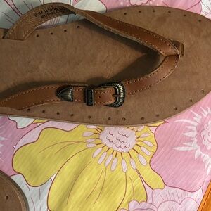Frye leather thong sandal size 9 1/2